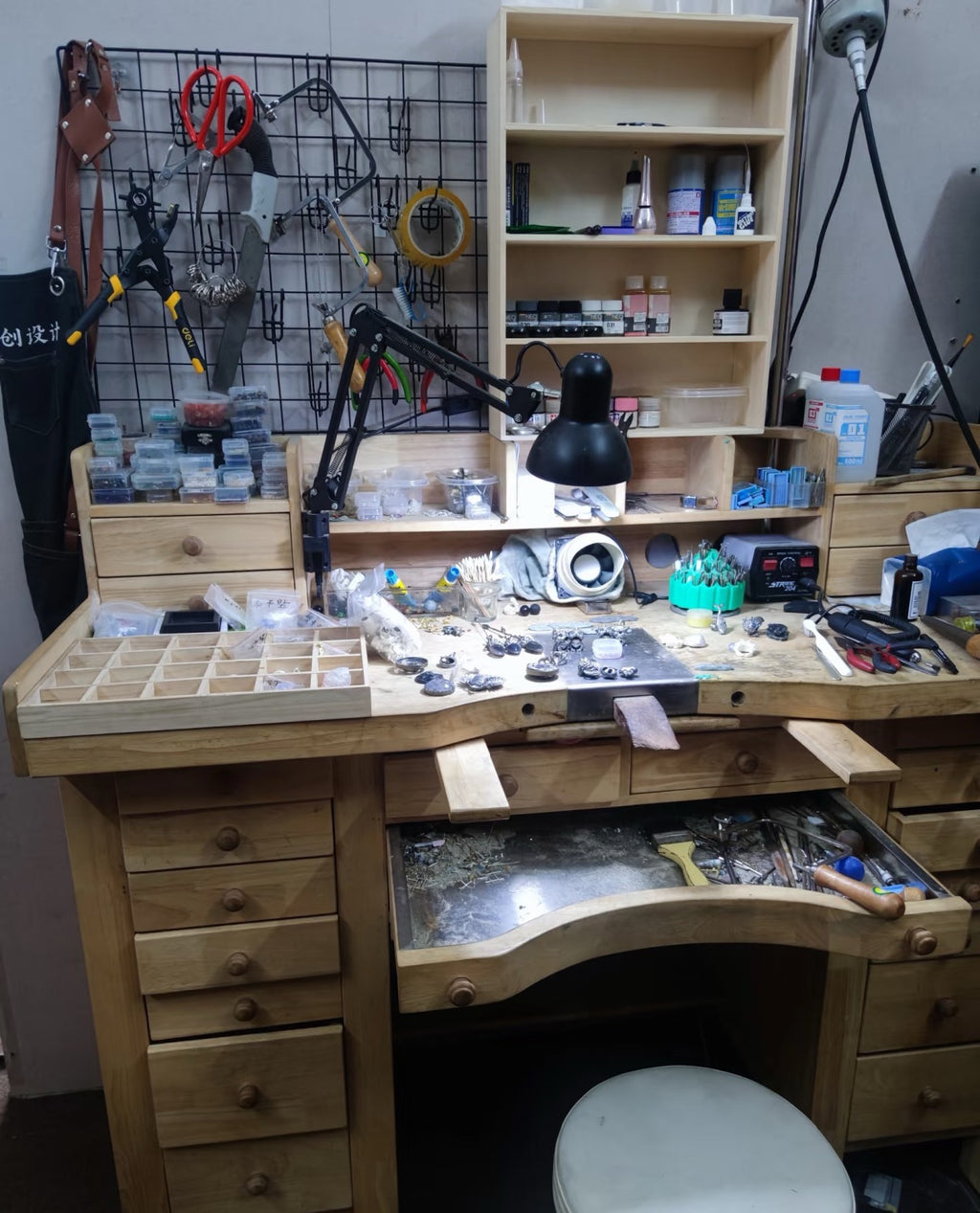 Custom-made deposit